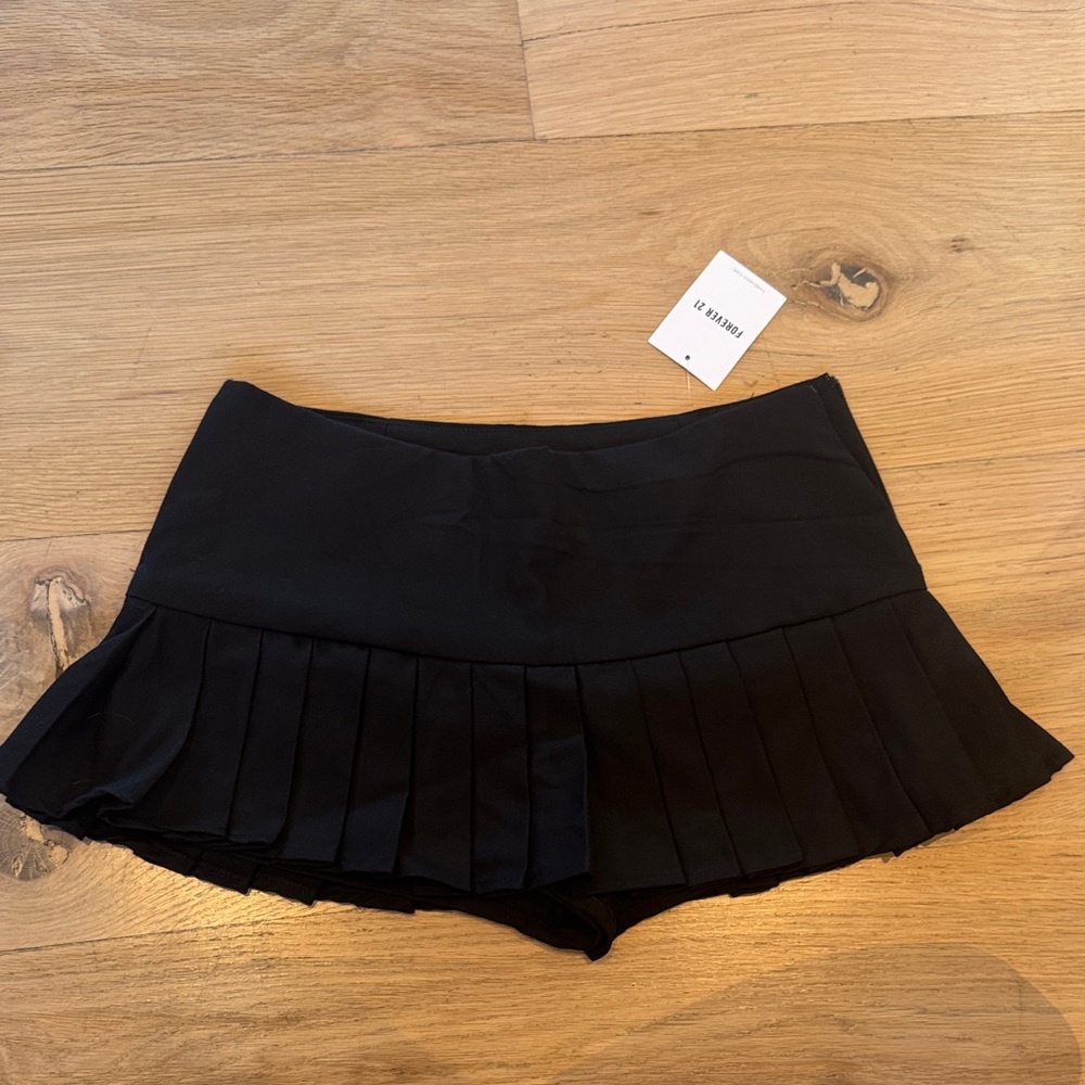Forever 21 Black Skort. Size S